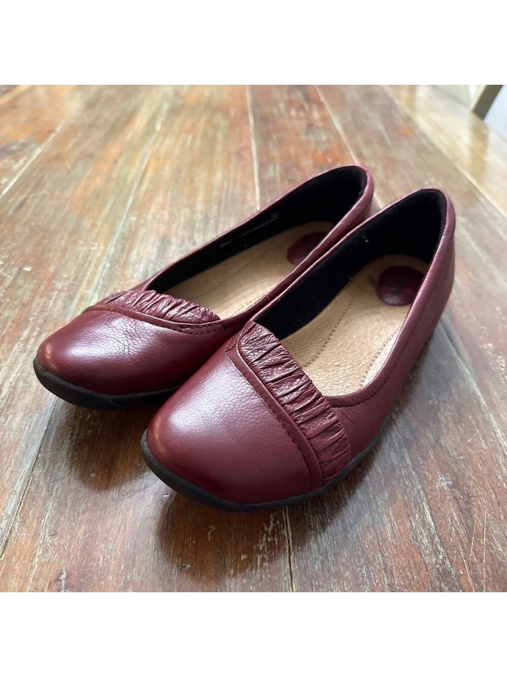 Clarks Artisan Leather Comfort Flats Red Size 8.5